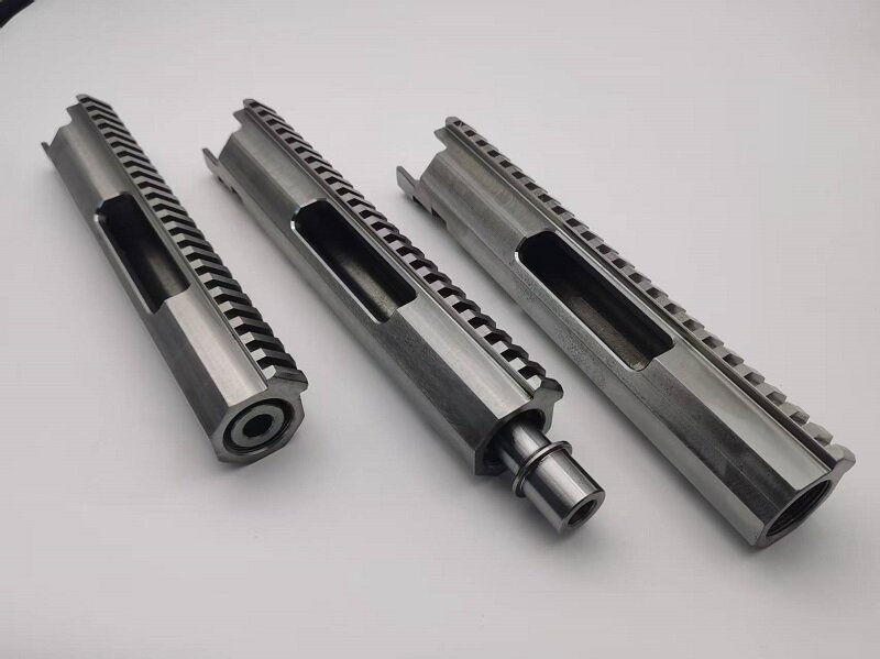 MACCHINI CNC MACCHININE COMPLEZIONI COMPLEZIONI